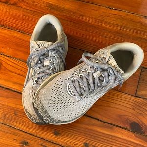 Brooks Ghost 11 Womens Running Shoes Size 8 Gray